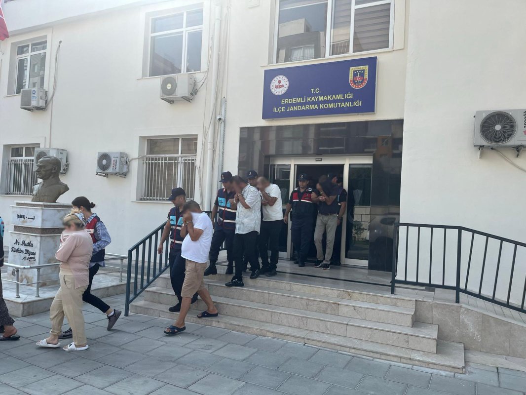 Mersin'de fuhuş operasyonu: 5 tutuklama