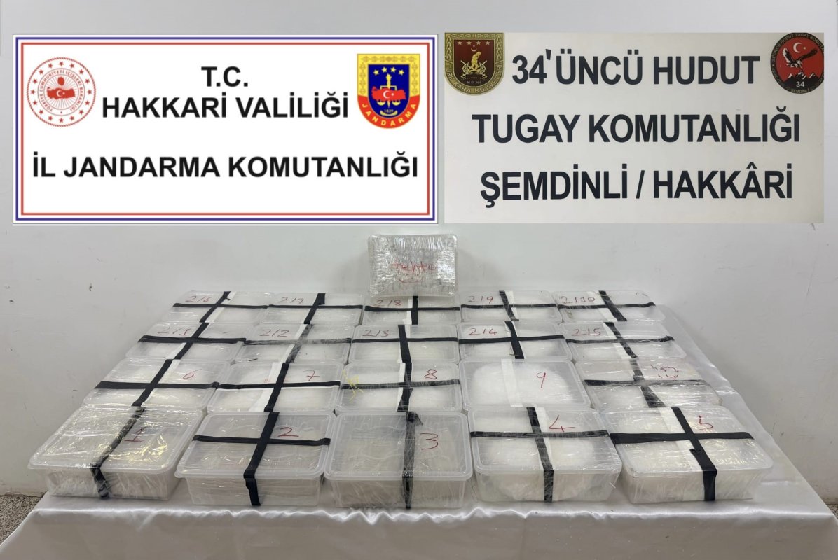 Hakkari’de 2 çuval uyuşturucu ele geçirildi