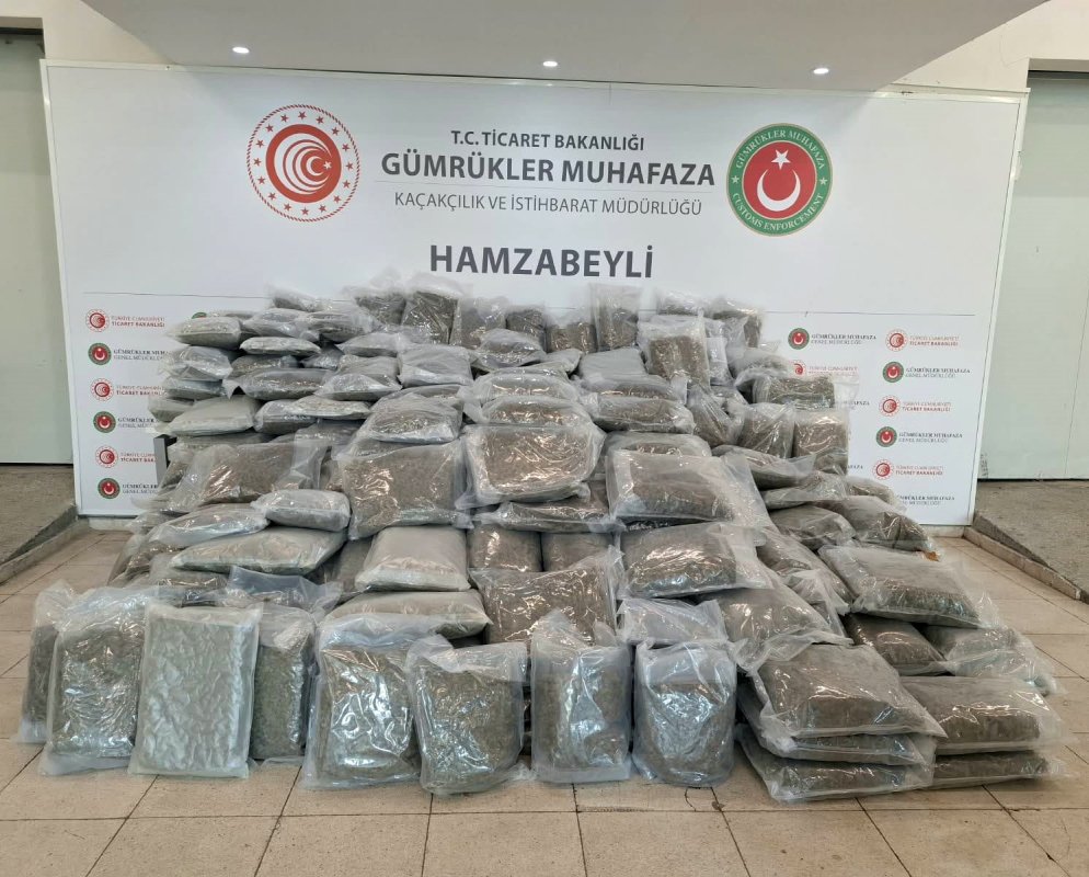 Edirne-Hamzabeyli Gümrük Kapısı’nda yaklaşık 288 kilogram esrar cinsi uyuşturucu madde ele geçirildi