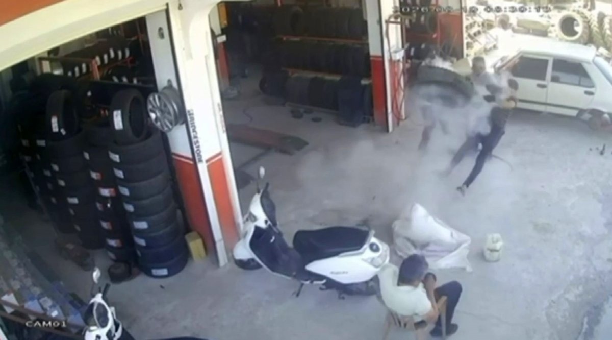 Lastik tamir sırasında bomba gibi patladı