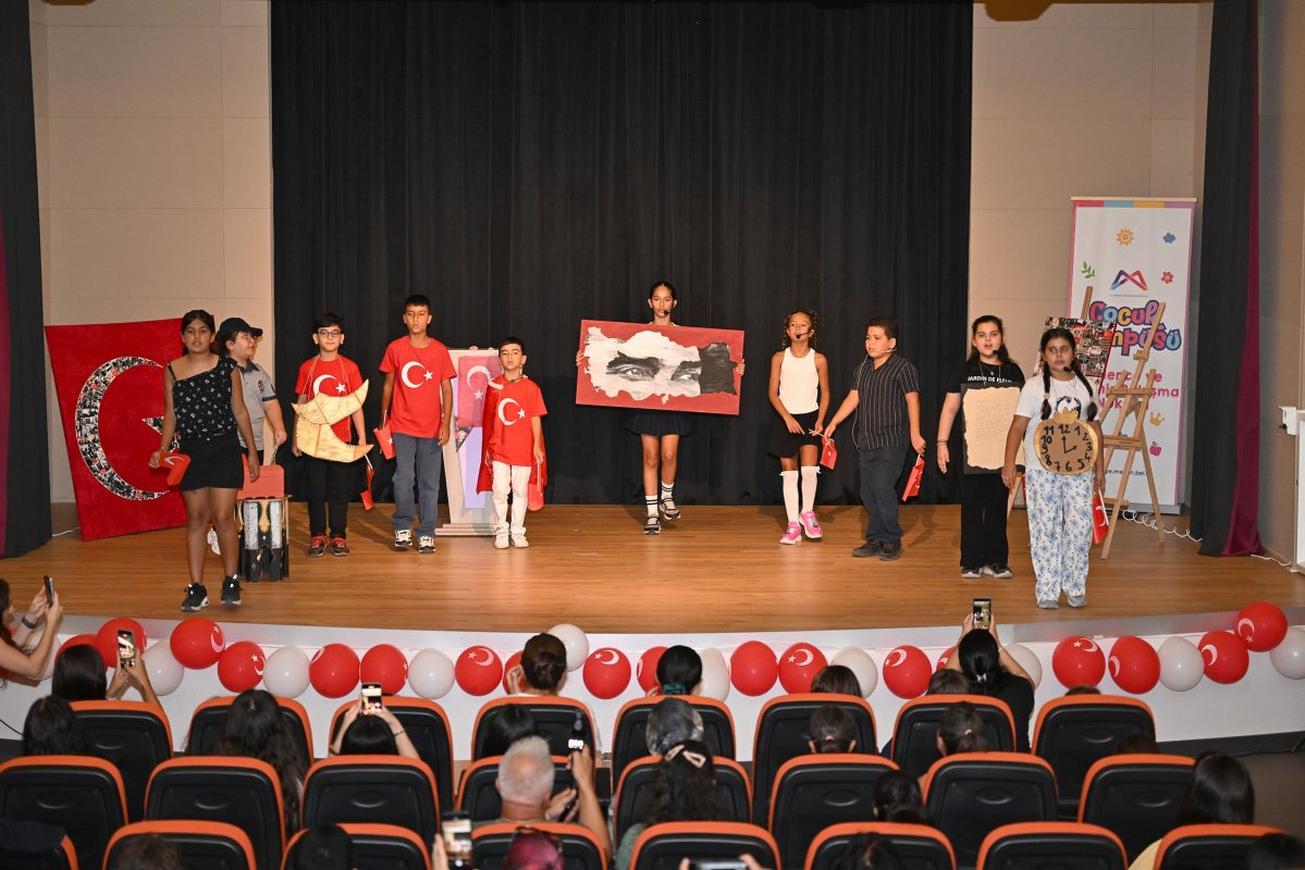 Mersin’de çocuklardan 30 Ağustos’ta coşkulu kutlama
