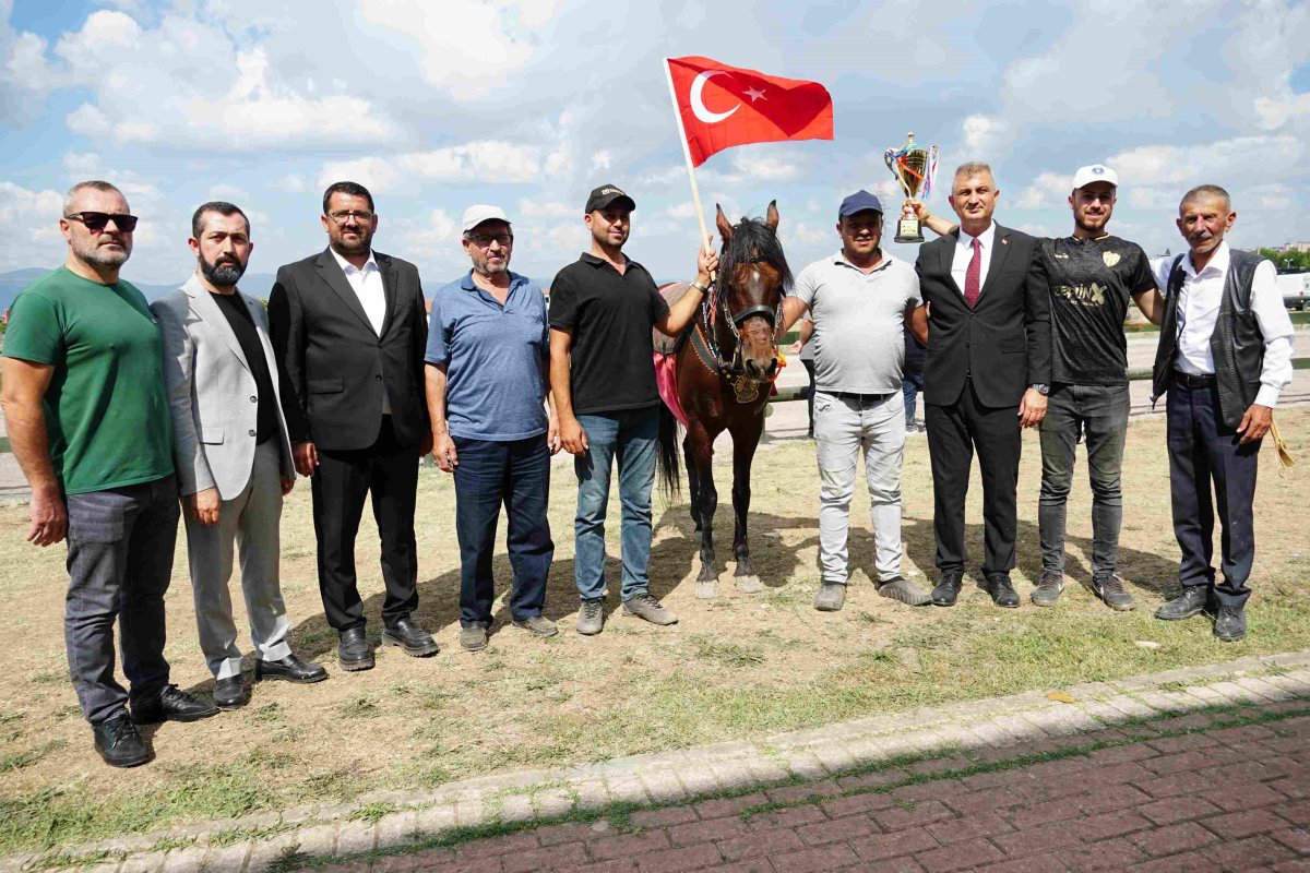 Rahvan at koşusunda altın kemer sahibini buldu
