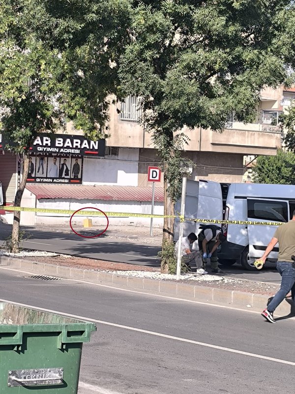 Diyarbakır'da şüpheli paket kontrollü şekilde patlatıldı
