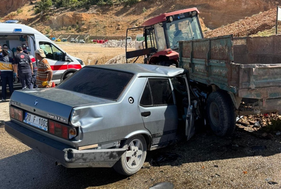 Ermenek’te otomobil traktörün römorkuna çarptı: 3 yaralı