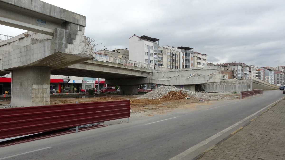 Trabzon’da Reşadiye Viyadüğünde yıkım çalışmaları sürüyor