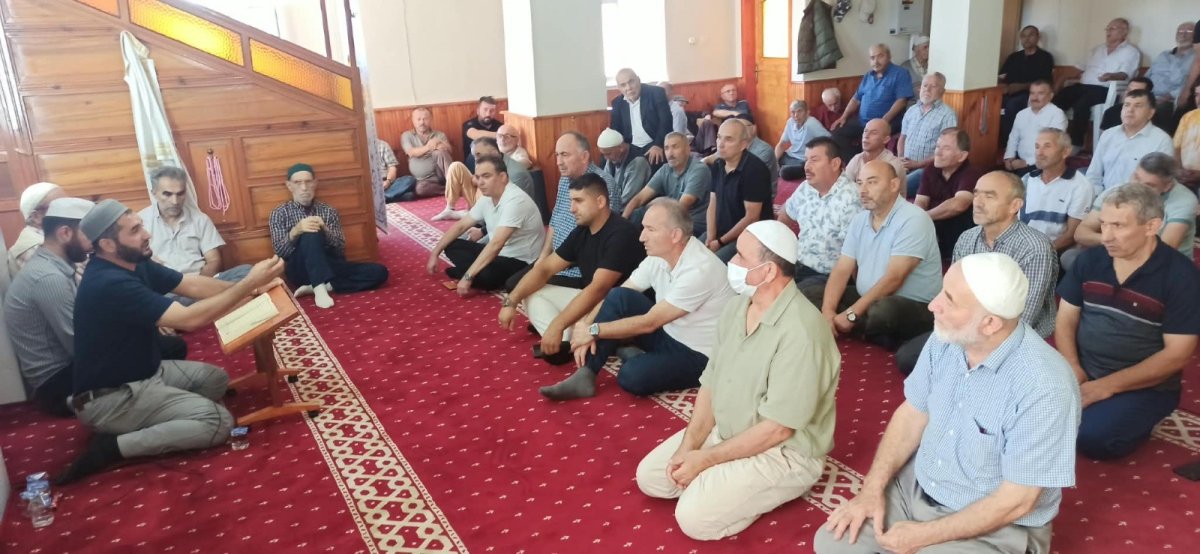 Vatandaşlar Kur’an-ı Kerim tilavetinde bir araya geldi