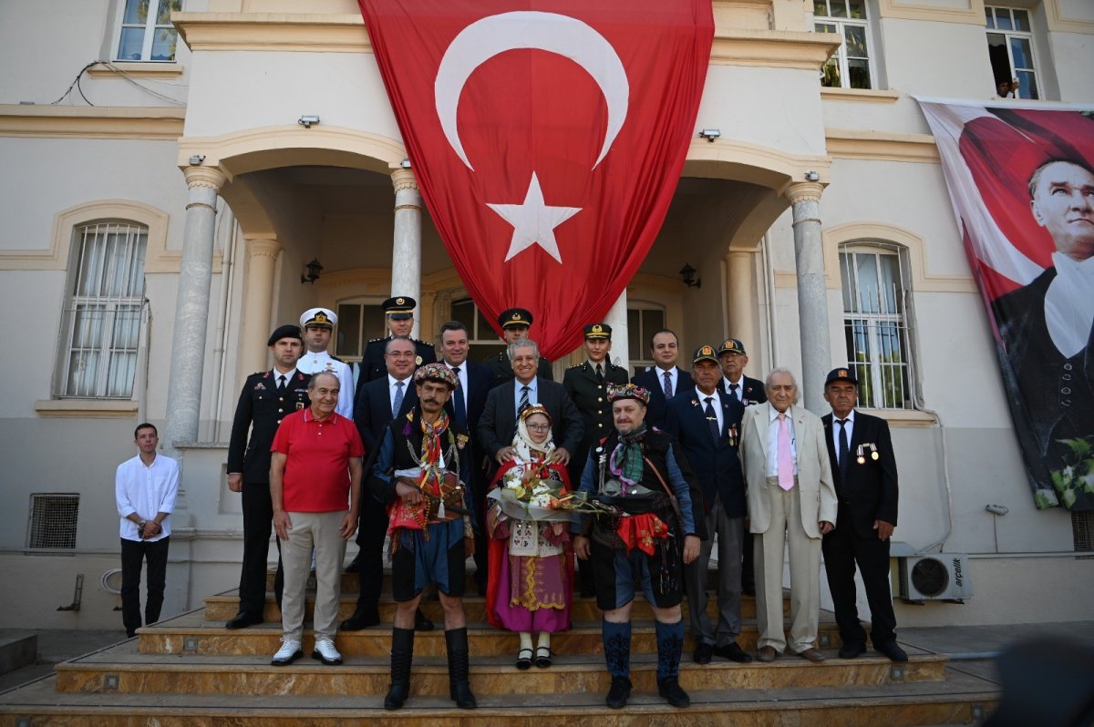 Kuşadası'nın kurtuluşunun 104'üncü yıl dönümü törenle kutlandı