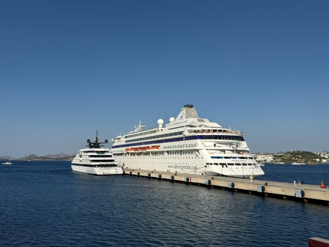 Bodrum’u iki yolcu gemisi ziyaret etti