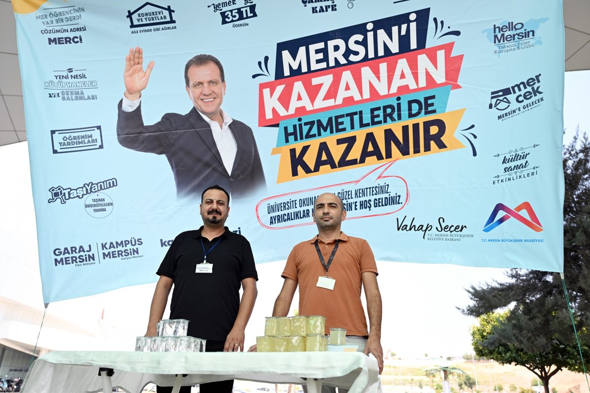 Mersin'de üniversite öğrencilerine otogarda karşılama ve destek