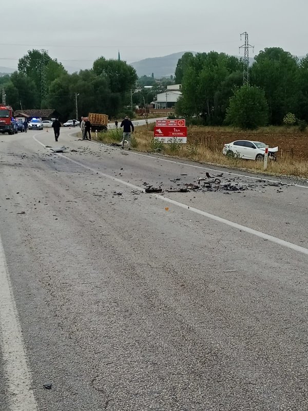 Kastamonu'da otomobiller kafa kafaya çarpıştı: 5 yaralı
