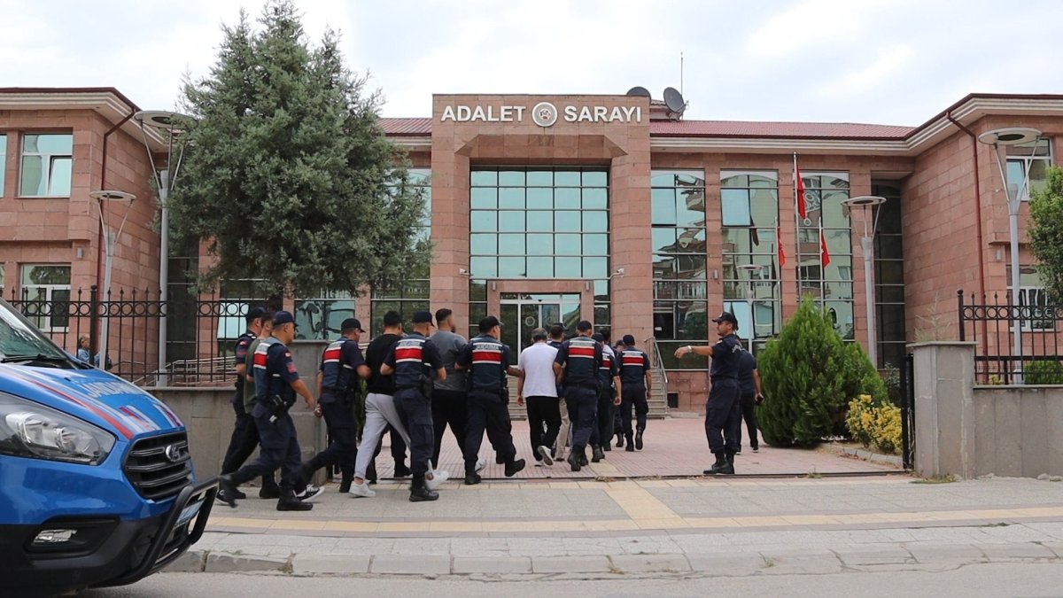 Çorum’da yasa dışı bahis ve kumar operasyonu: 8 tutuklama