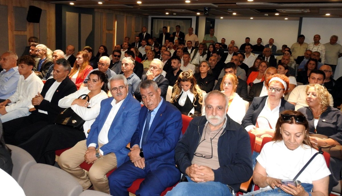 Gürsel Tekin: "Önümüzdeki günlerde partimizin Genel Başkanı, Genel Merkezi yeniden bir yapılanma konusunda kararını verecektir"