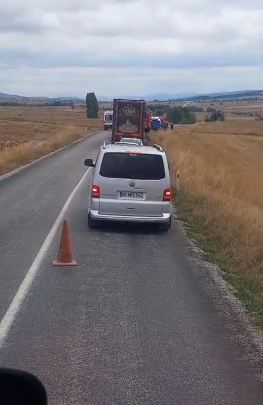 Yol durumunu ve kazaları anlatırken kazaya tanıklık etti
