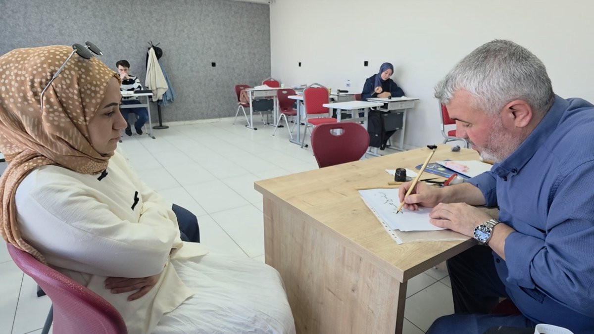 Kütahya'da 'Hüsn-i Hat Kursu'na ilgi