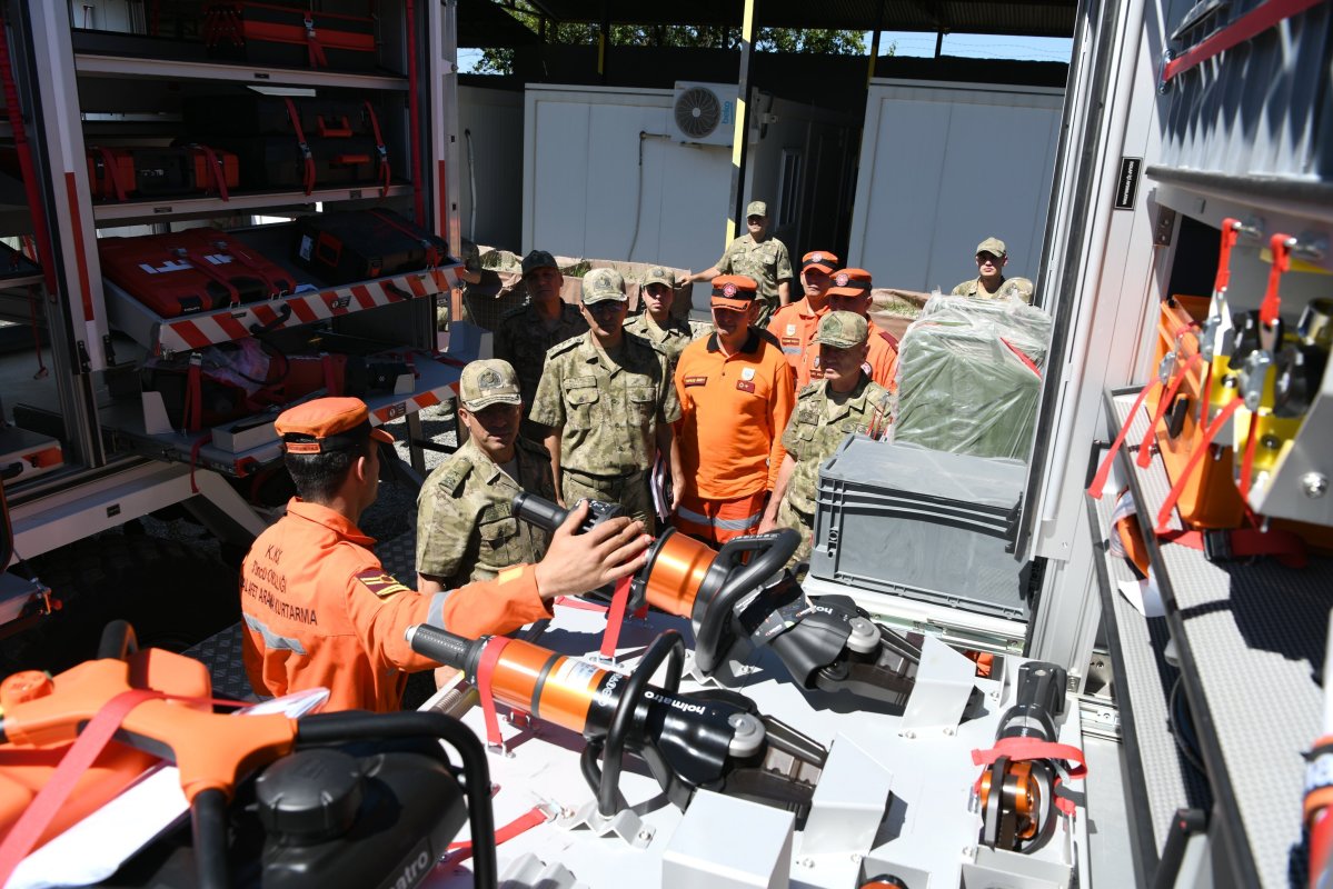 MSB deprem farkındalığını artırmak amacıyla tatbikat gerçekleştirdi