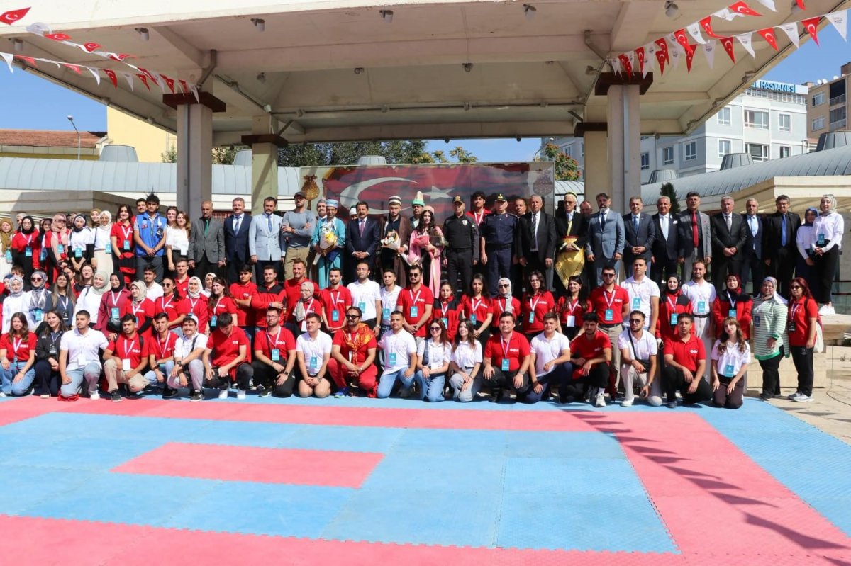 Kırşehir'de Ahilik kutlamalarında bir ilk: Engelli esnaf şed kuşandı