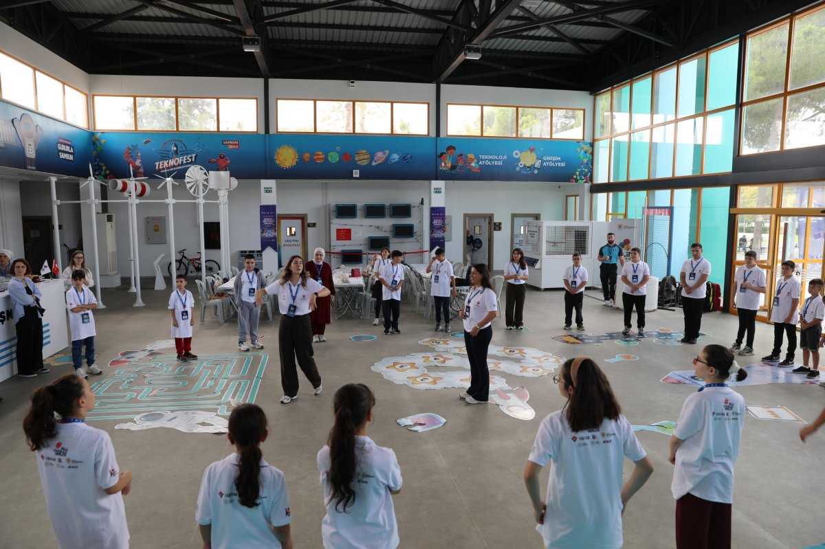 Özel çocuklar Samsun’da bilimle buluşuyor