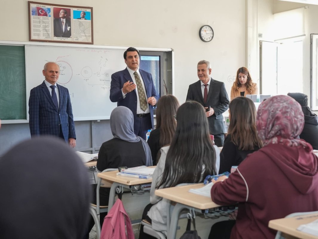 Yılmaz’dan üniversite öğrencilerine büyük destek