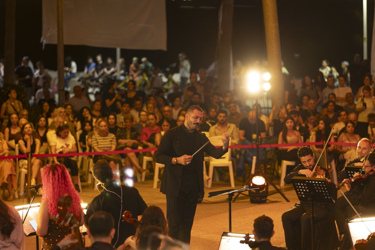 Mersin Kent Orkestrası yeni sanat sezonunu yakamoz eşliğinde açtı