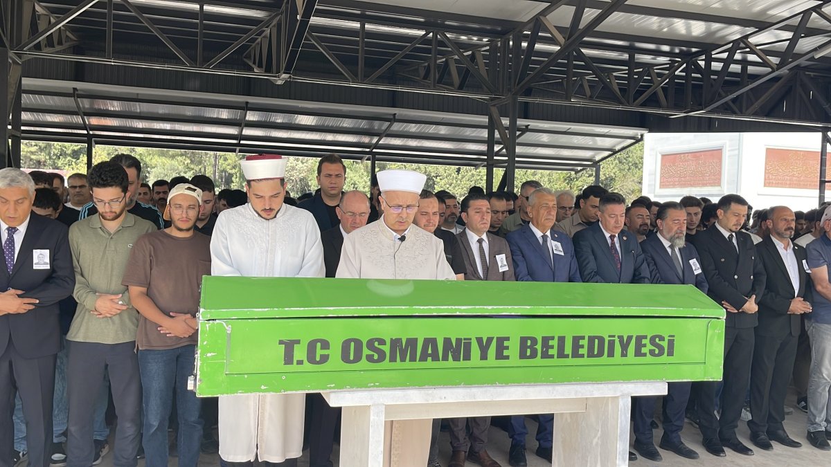 Osmaniye’de saldırıda hayatını kaybeden öğretmen son yolculuğuna uğurlandı