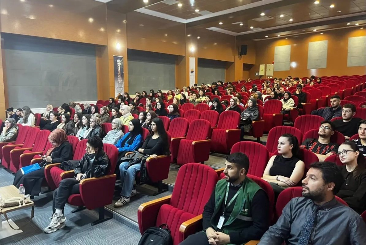 Sinop'ta gençlere uyuşturucuya karşı farkındalık eğitimi