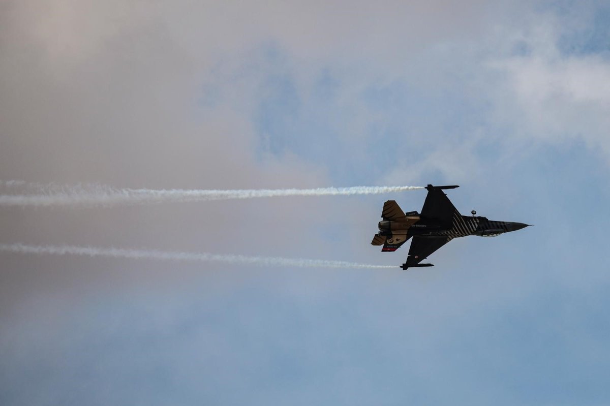 TEKNOFEST'te SOLOTÜRK ve ATAK helikopterinden gösteri uçuşu