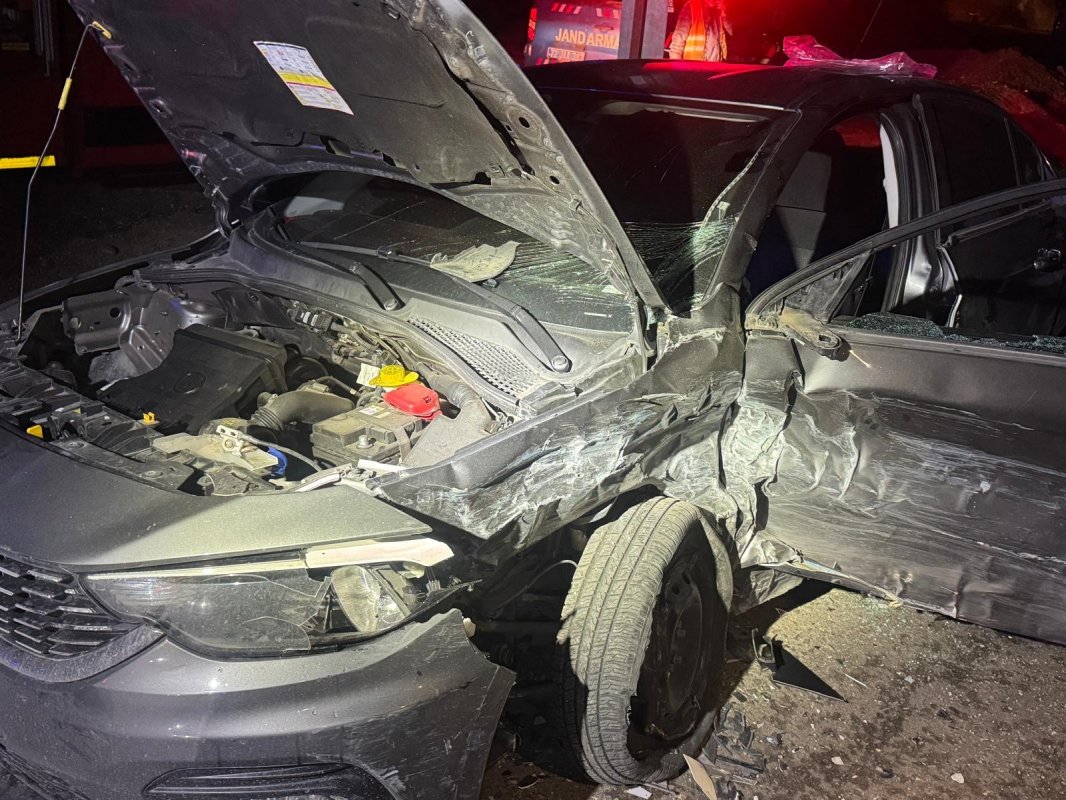 Batman'de şarampole yuvarlanan otomobilde sıkışan sürücü kurtarıldı