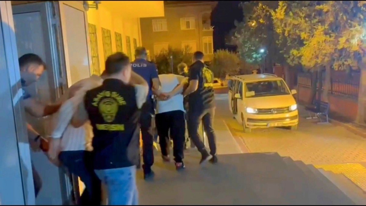Mersin Mut'ta gazinolara operasyon: 22 tutuklama