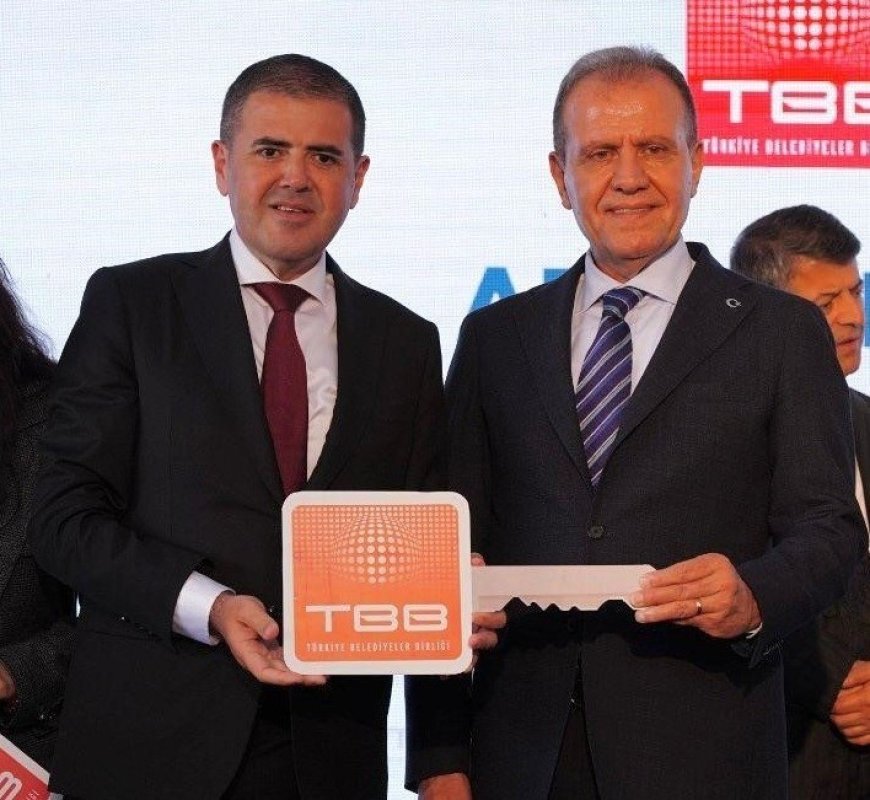 Mersin'deki operasyonda Başkan Seçer'in de aralarında olduğu 3 başkan tutuklandı