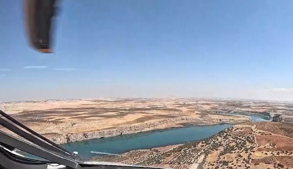 GÖKBEY'in gözünden kadim şehir: Fırat Nehri üzerindeki süzülüşü kokpit kamerasına yansıdı