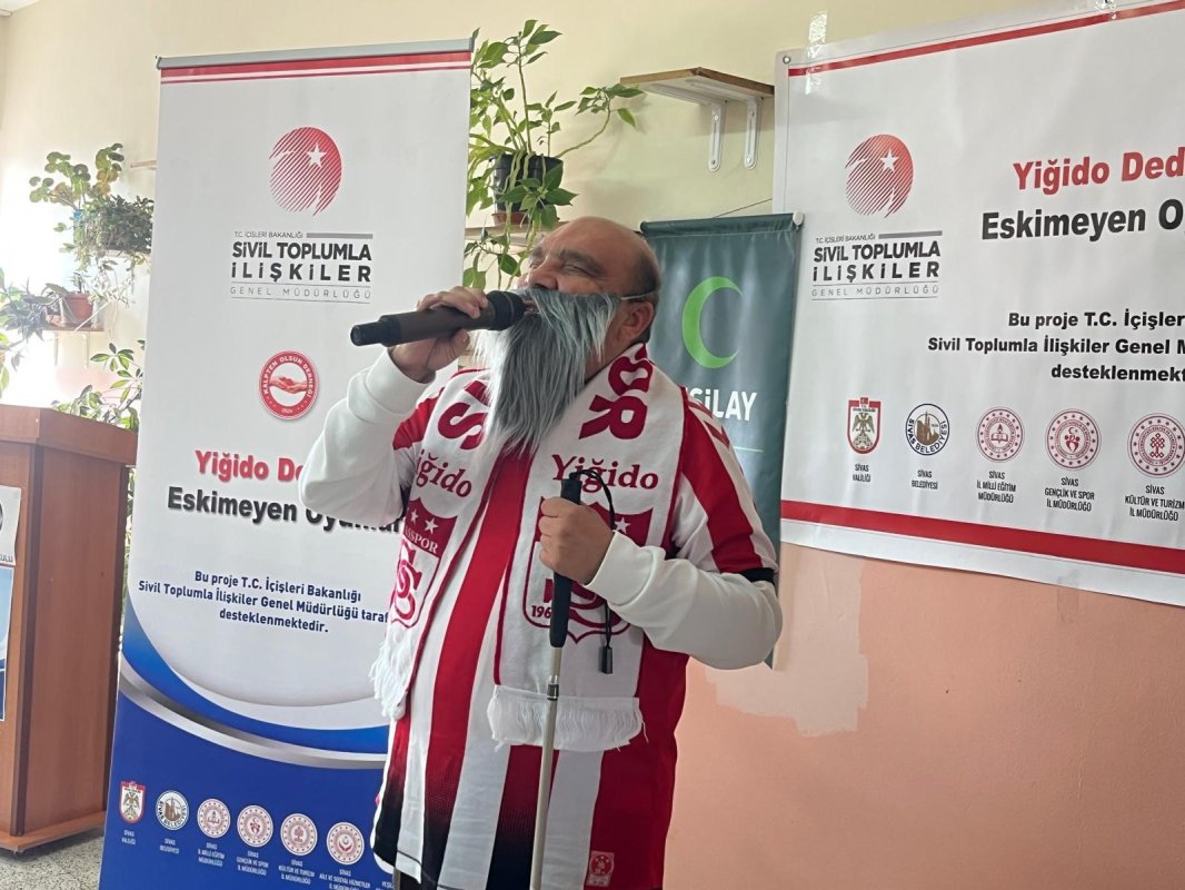 Yiğido dede çocuklara geleneksel oyunları anlattı