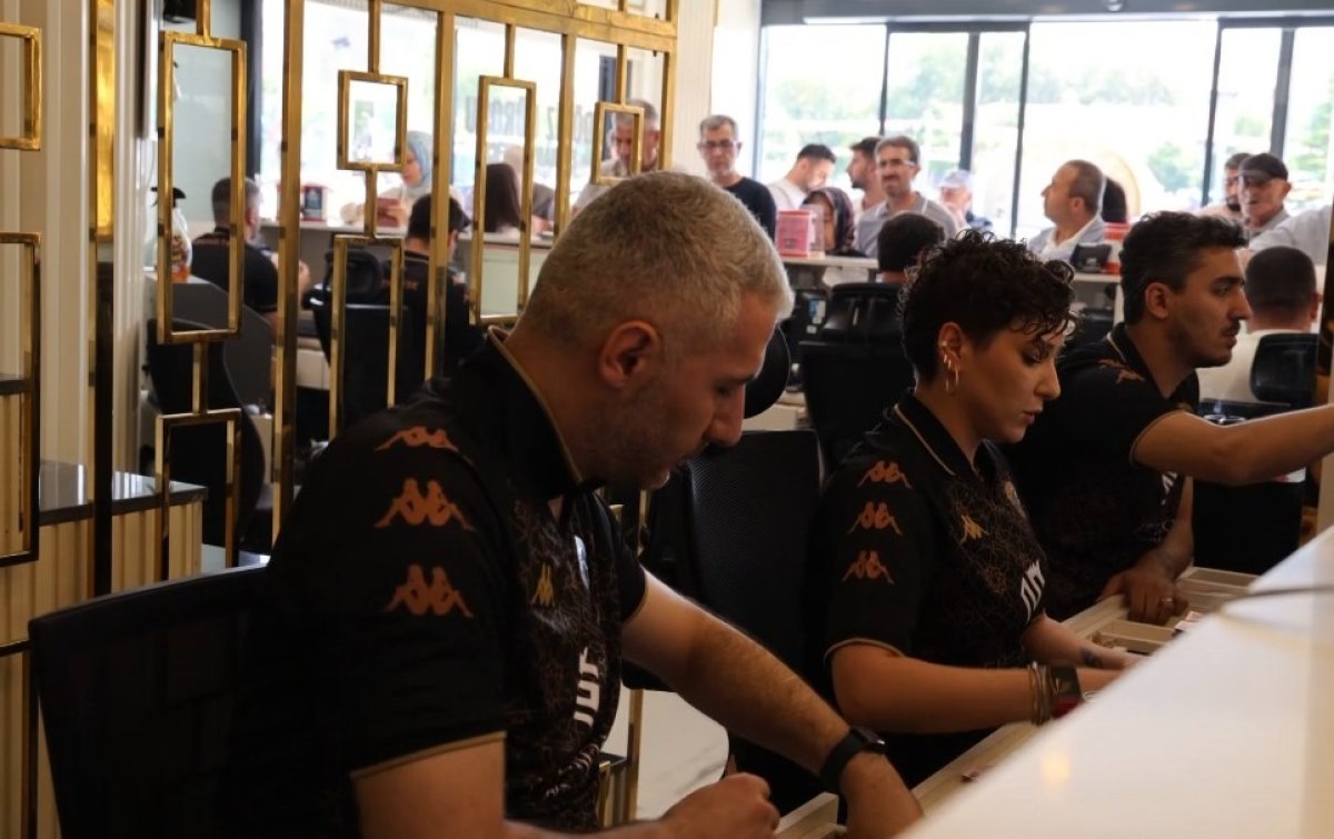 Kırşehir FK sevgisi iş yerine taşındı
