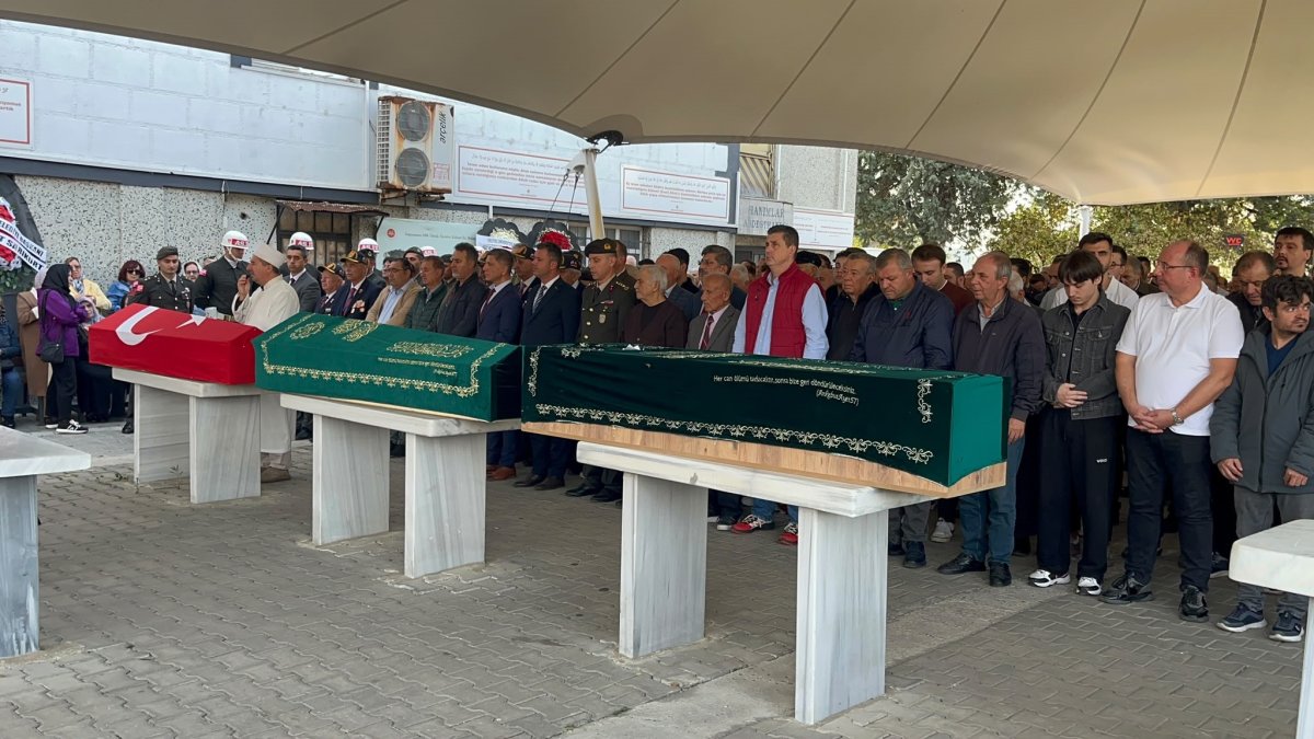 Çorlu'da acı tesadüf: Kıbrıs Gazisi ile Kıbrıs gemi faciası kurbanı aynı anda defnedildi