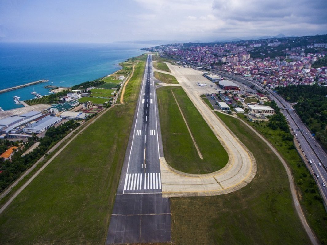Yeni Trabzon Havalimanı için denizde sondaj, karada dolgu çalışmaları başladı