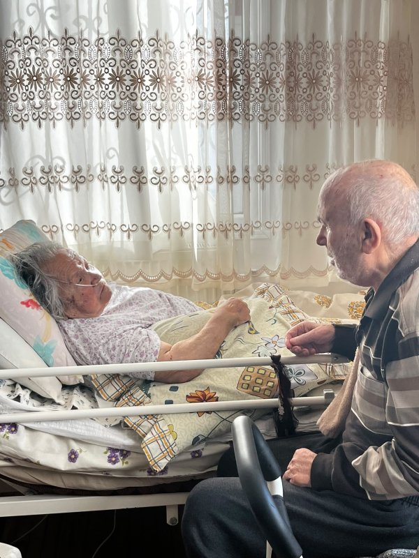 Aşk ayağa kaldırdı
