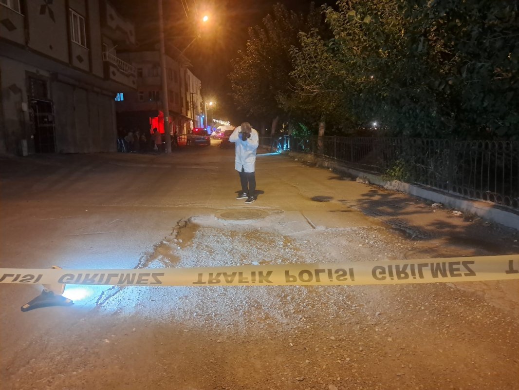 Kilis'te kazanın ardından rögar kapağının bulunduğu noktaya asfalt döküldü