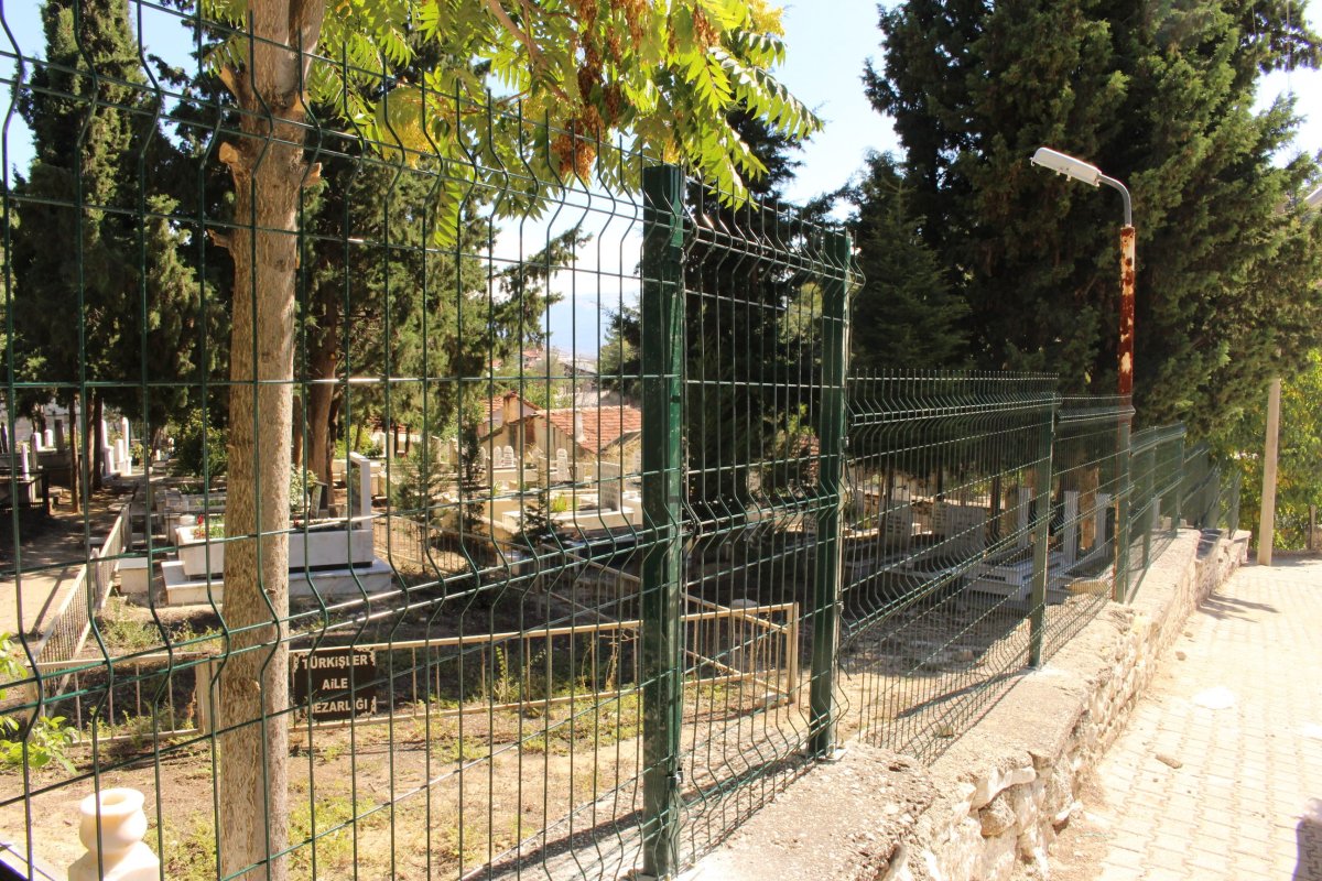 Elmalı Kızıltemeller Mezarlığı’nda güvenlik ve çevre düzenlemesi