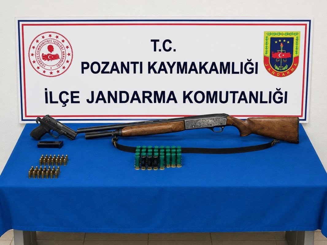 Pozantı’da tabanca, tüfek ve uyuşturucu ele geçirildi