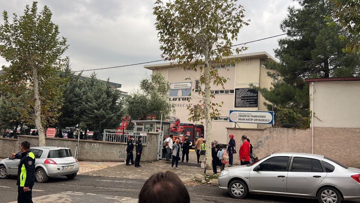 Kahramanmaraş'ta inşaat çalışması sırasında çıkan gazdan etkilenen öğrenciler hastaneye kaldırıldı
