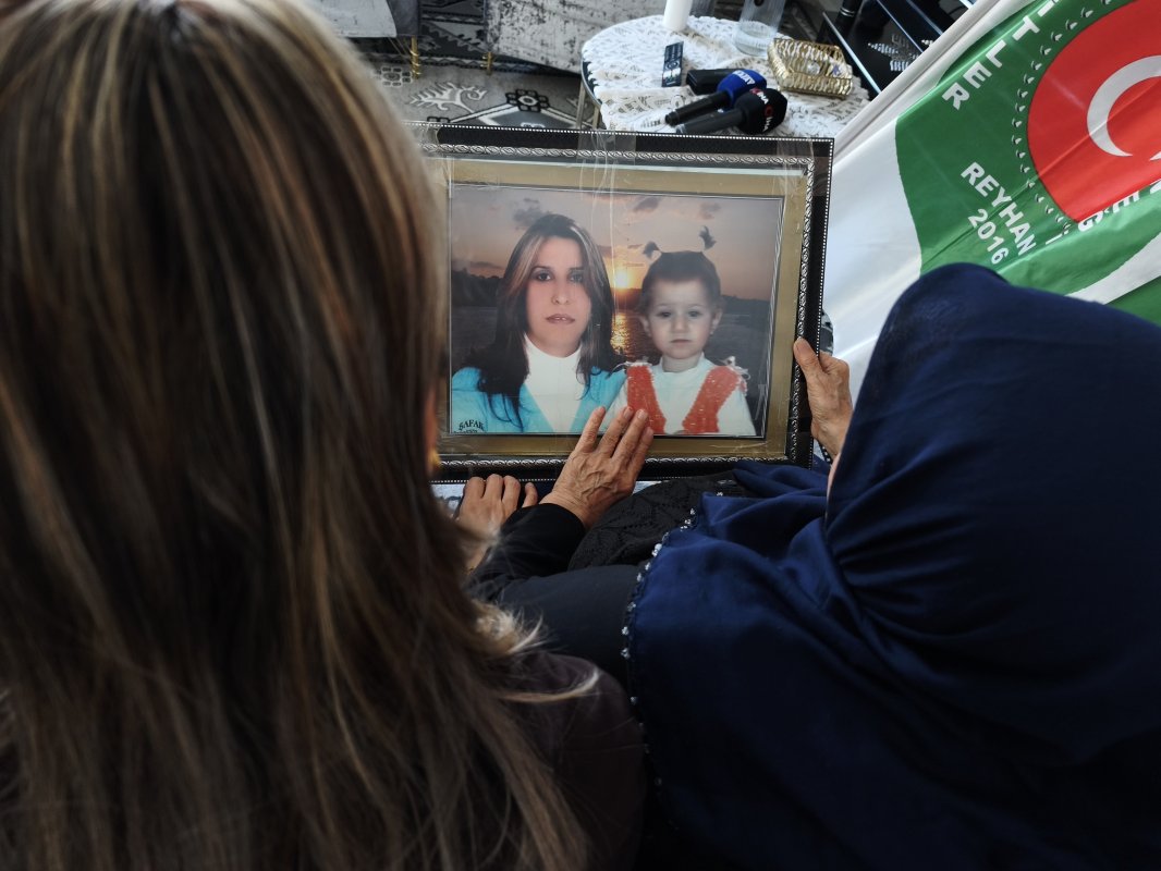 Evlatları yanarak can veren acılı anneler, Mihraç Ural'ın yanarak can vermesini istiyorlar