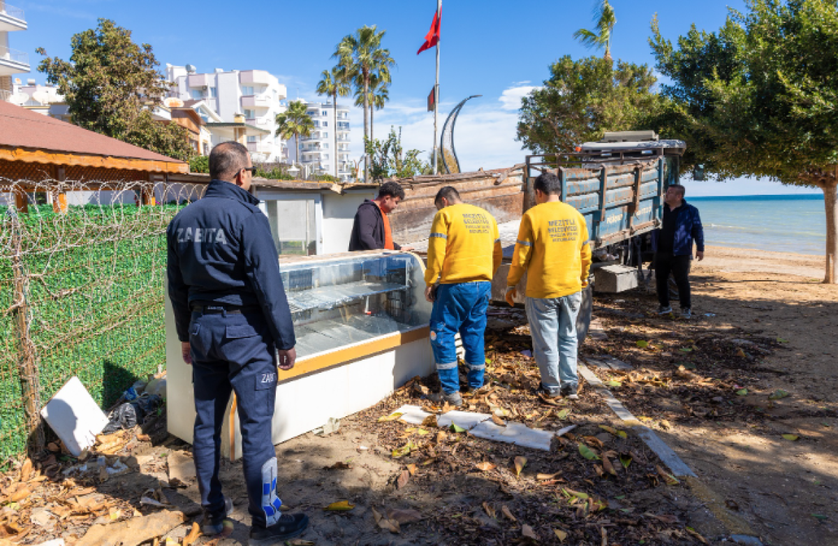 Mezitli’de Kamusal Alanlarda İşgale Sıfır Tolerans