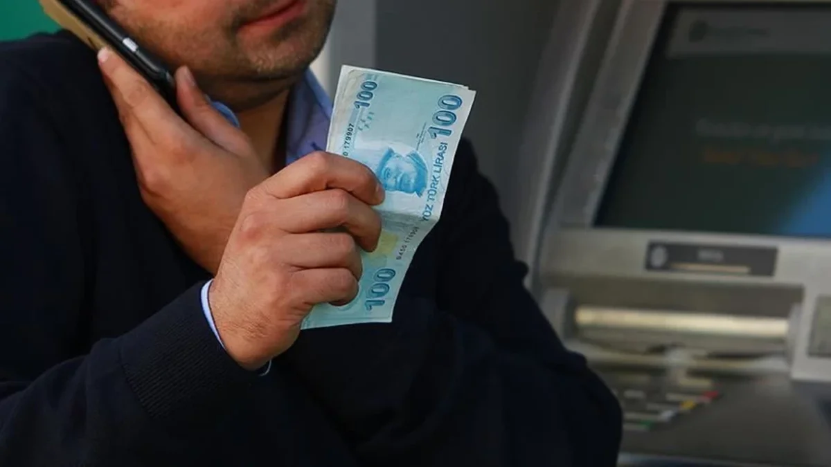 Kız Arkadaşına Büyü Yaptırmak İsterken Dolandırıldı