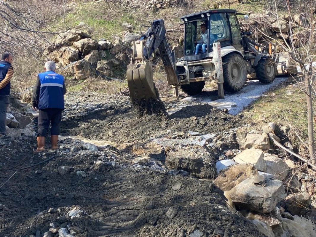 Anamur Belediyesi 11 Kırsal Mahalle’de Bakım Onarım Çalışmalarını Sürdürüyor