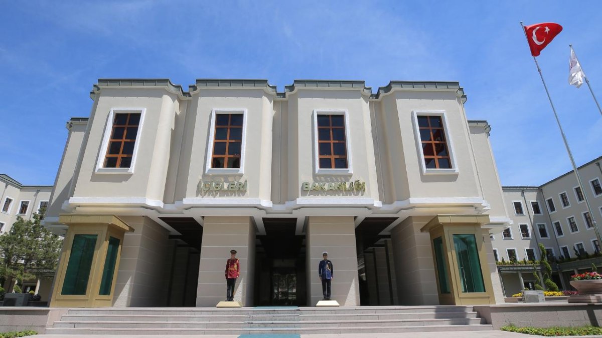 Adalar Ve Silifke Belediye Başkanları Görevden Uzaklaştırıldı