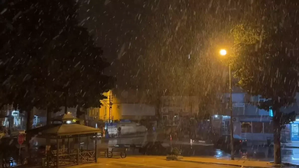 Mersin’de Yoğun Kar: Sertavul Geçidi Ulaşıma Kapandı